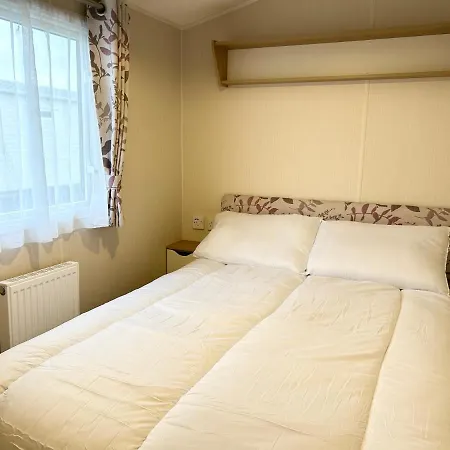 The Sandybel Caravan キャンプ場 *