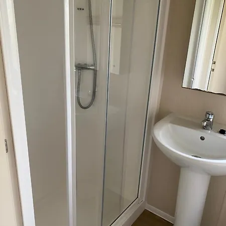 キャンプ場 The Sandybel Caravan